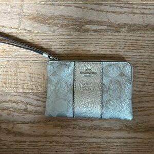 Women’s Coach wallet